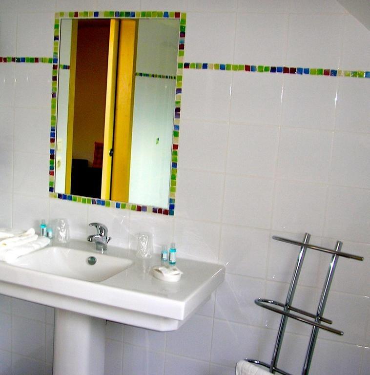 Hotel Le Chevalier Gambette Saint-Armel 객실 사진